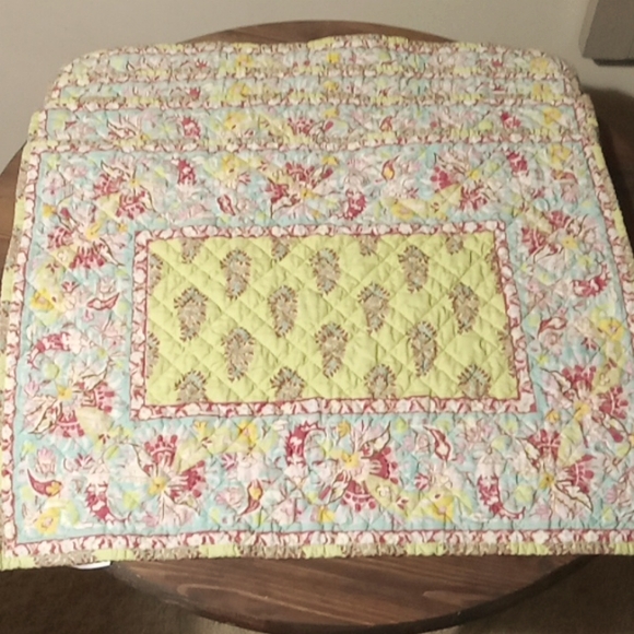 Williams Sonoma Dining Williams Sonoma Quilted Cotton Reversible